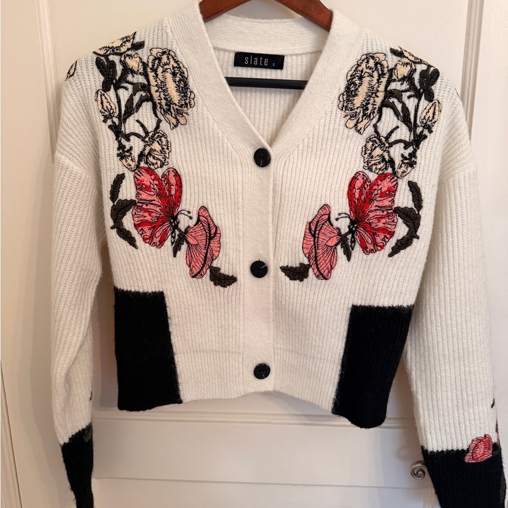 Slate Women's Floral Embroidered Cardigan - White and Black